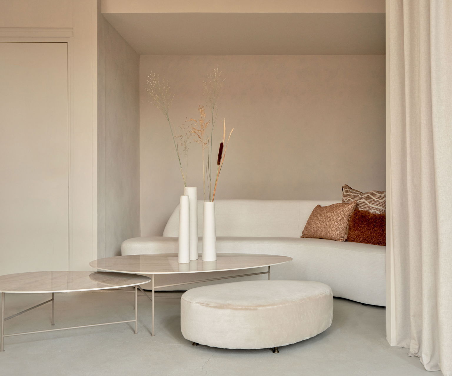 Duran Interiors salontafel met pouf