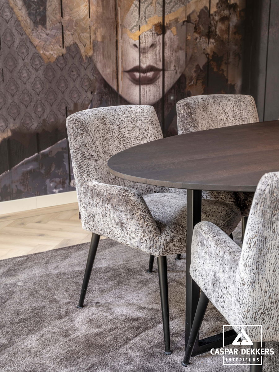 Eetkamerstoelen van Hofstede Raanhuis voor woning in Drunen